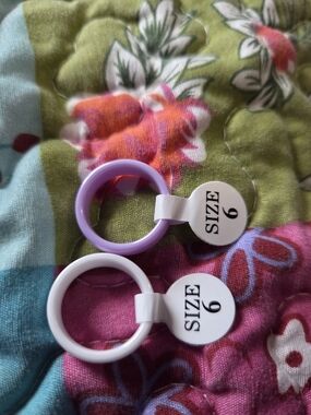 2 Ceramic Rings Lavender & White 6